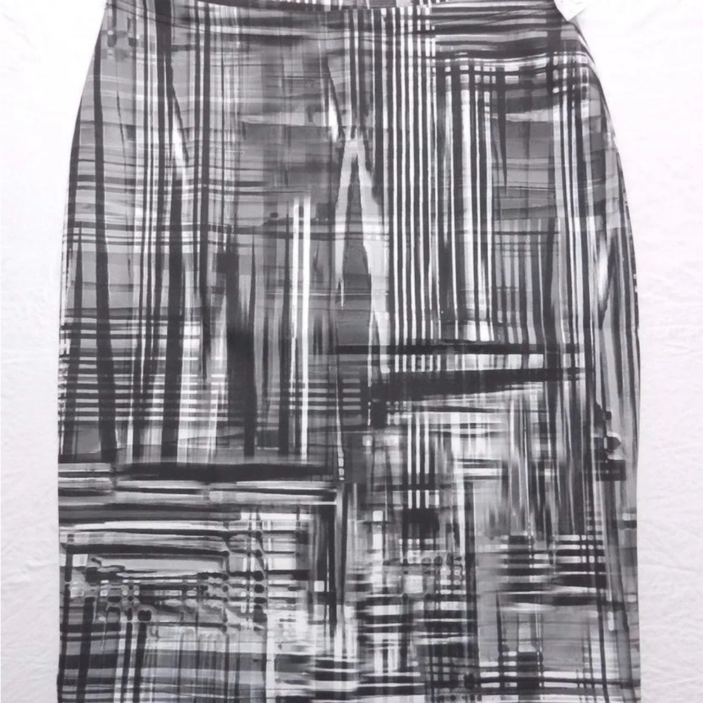Milano pencil skirt size Medium Petite
